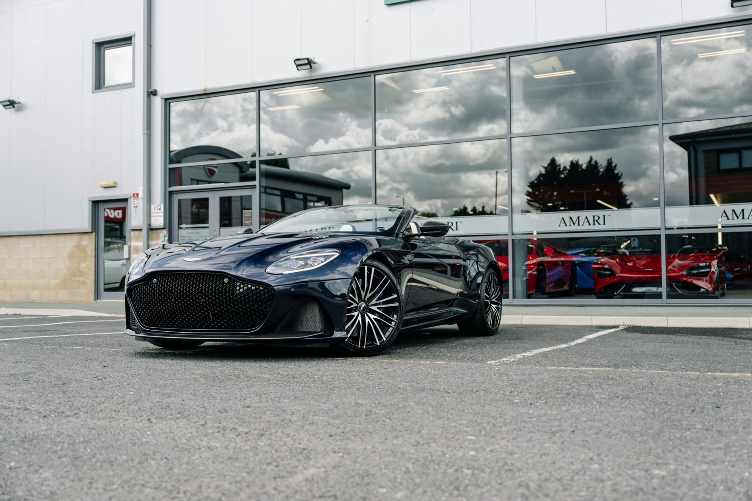 Aston Martin DBS Superleggera Volante 5.2 V12