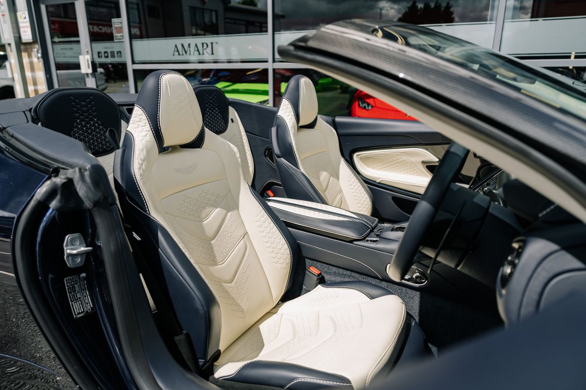 Aston Martin DBS Superleggera Volante 5.2 V12