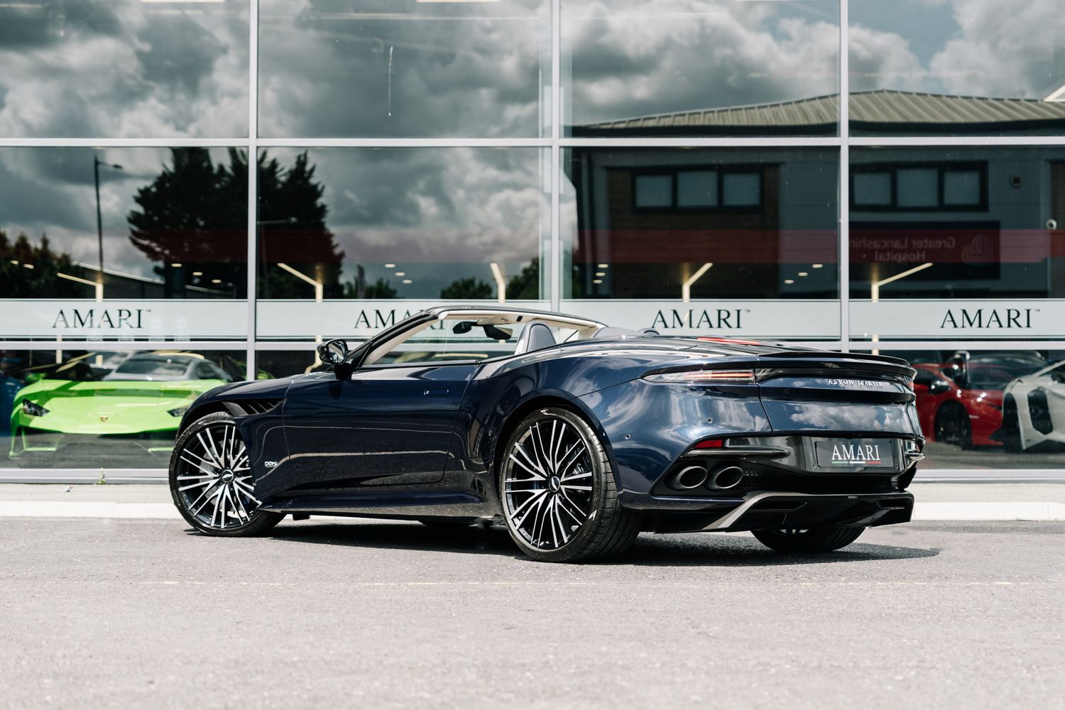Aston Martin DBS Superleggera Volante 5.2 V12