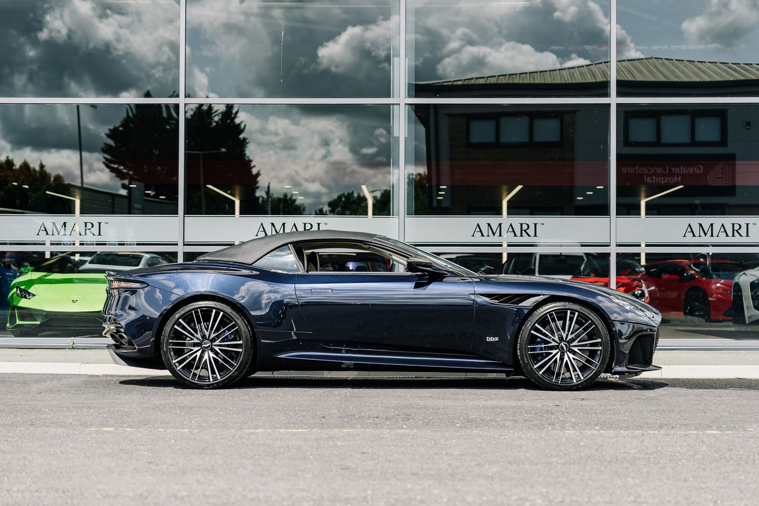 Aston Martin DBS Superleggera Volante 5.2 V12