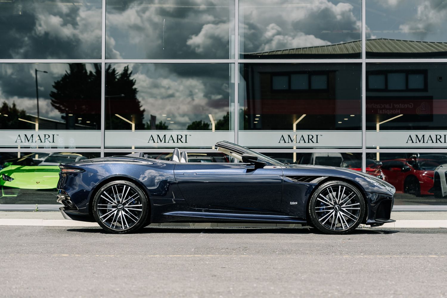 Aston Martin DBS Superleggera Volante 5.2 V12