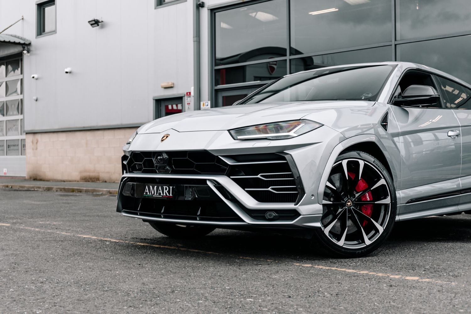 Lamborghini Urus V8