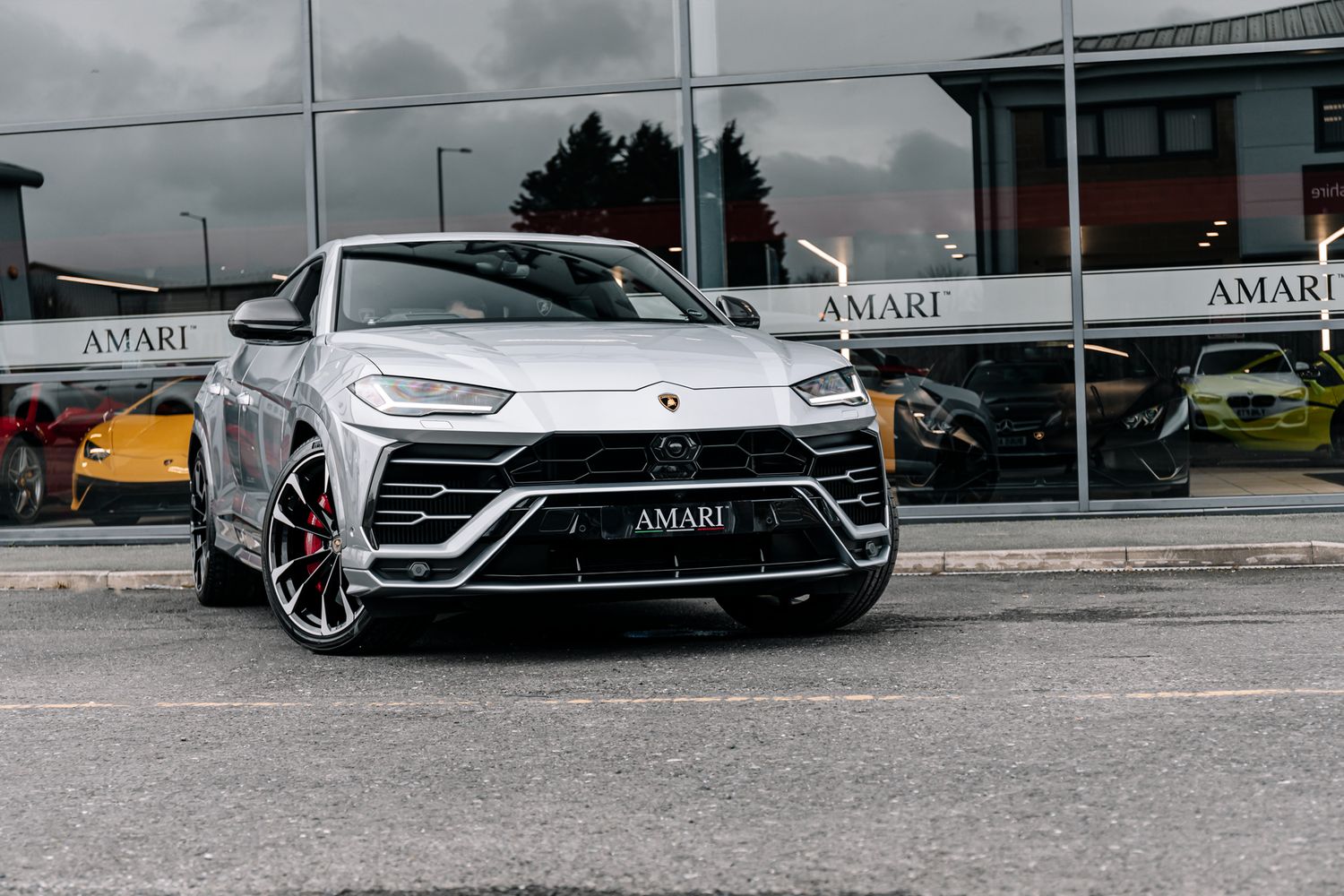 Lamborghini Urus V8