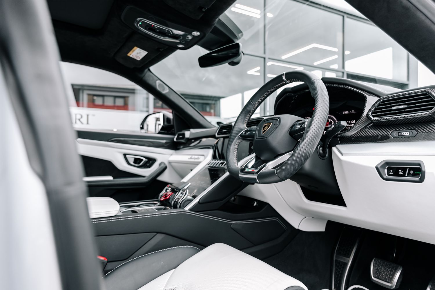 Lamborghini Urus V8
