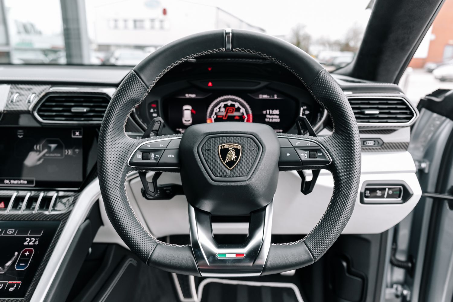 Lamborghini Urus V8