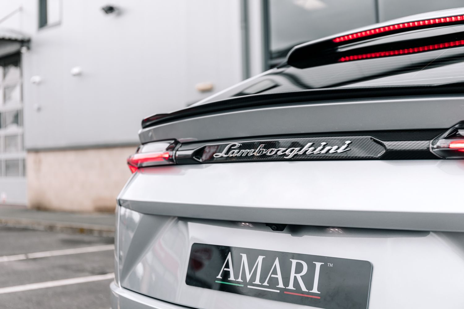 Lamborghini Urus V8