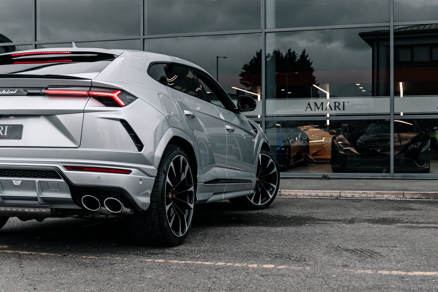 Lamborghini Urus V8