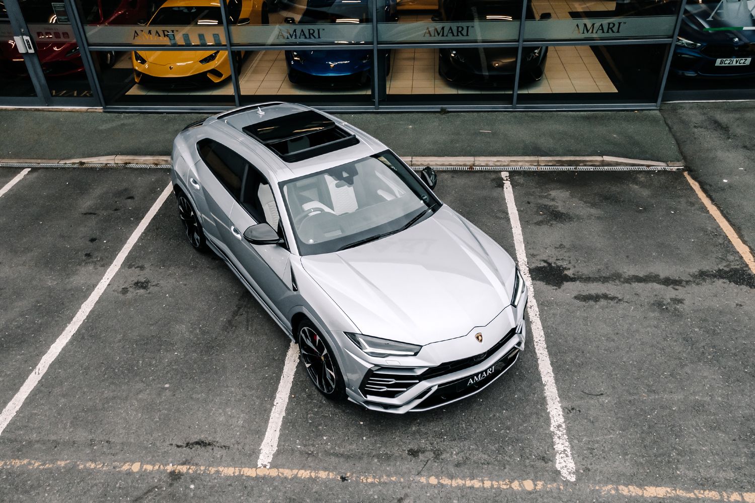 Lamborghini Urus V8