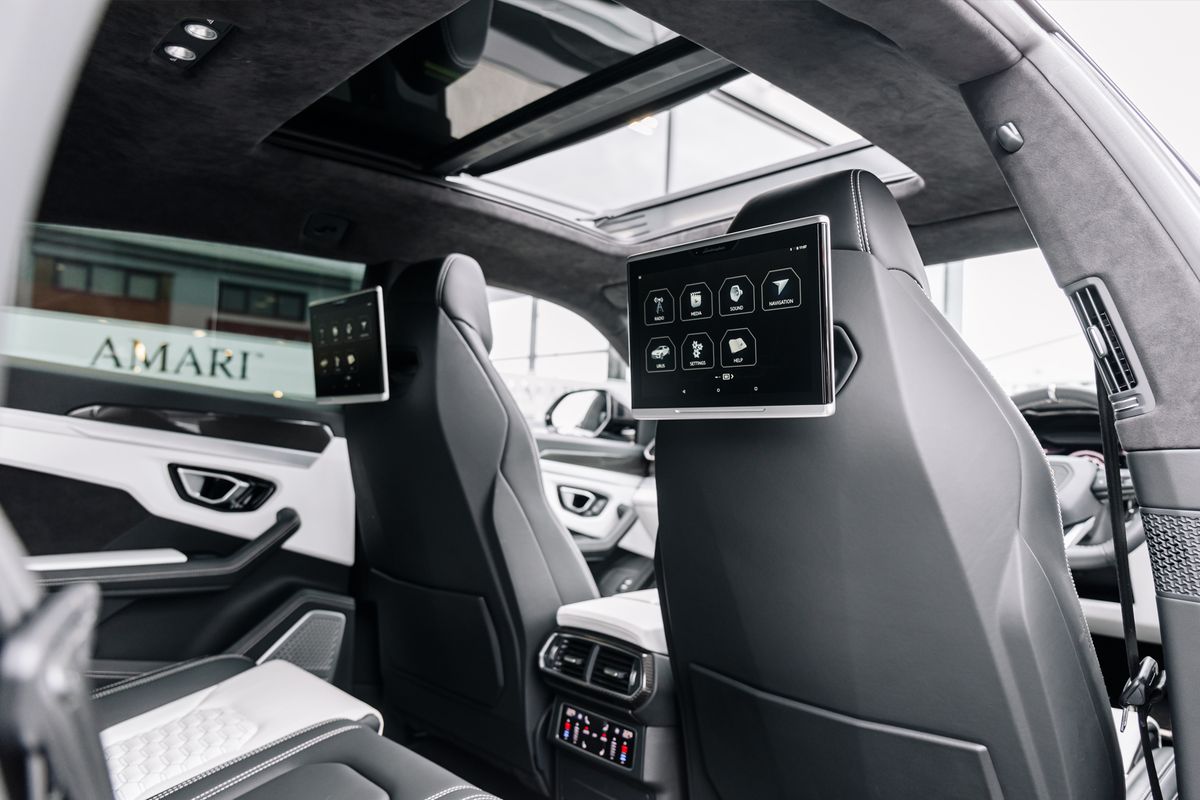 Lamborghini Urus V8