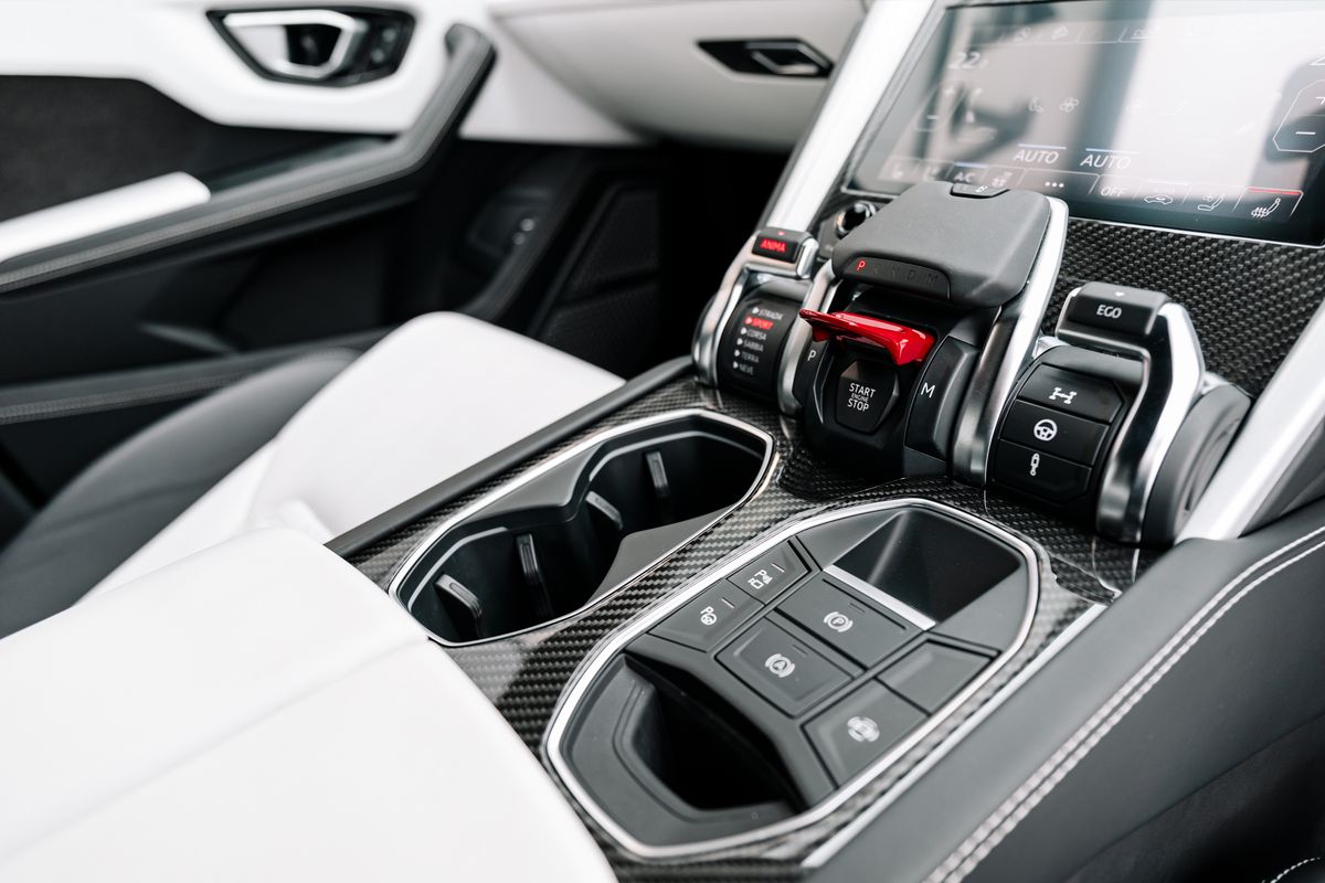 Lamborghini Urus V8