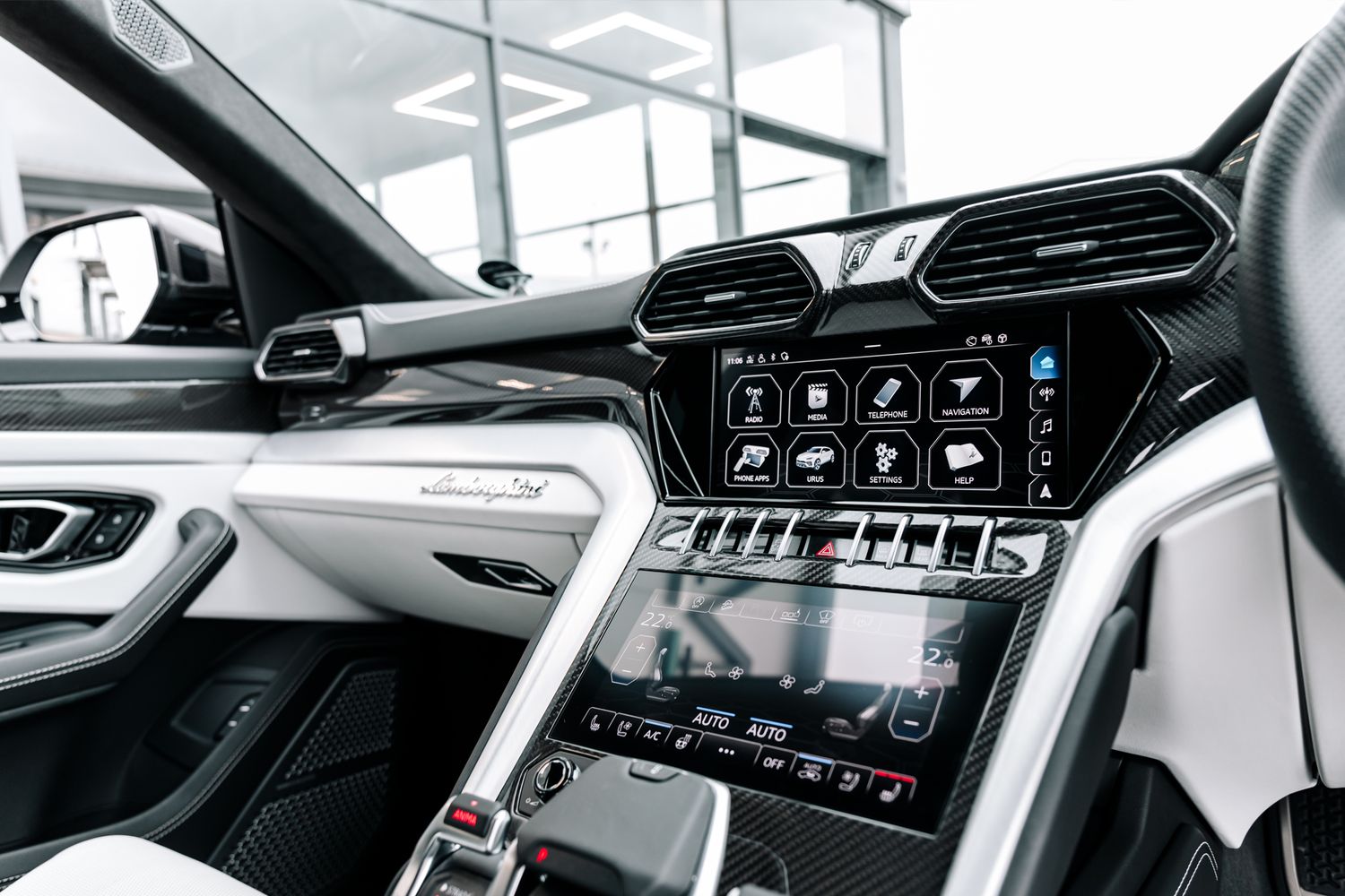 Lamborghini Urus V8