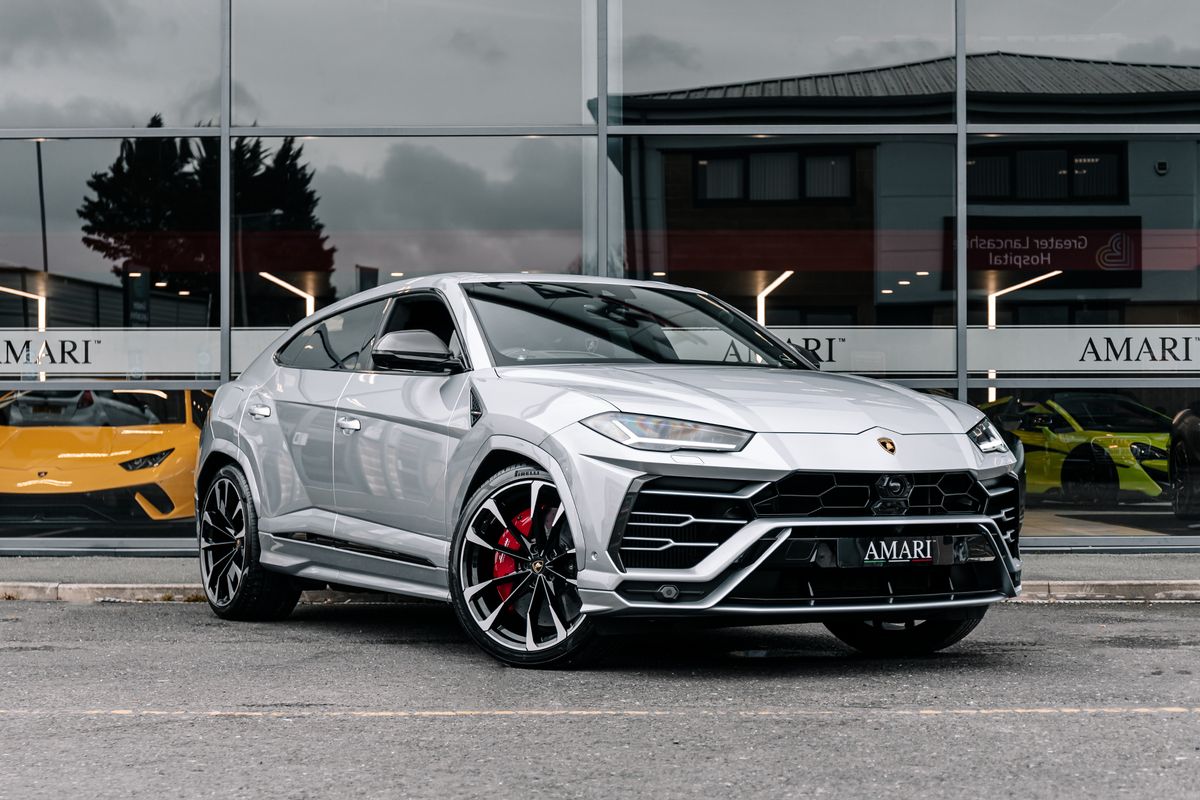 Lamborghini Urus V8