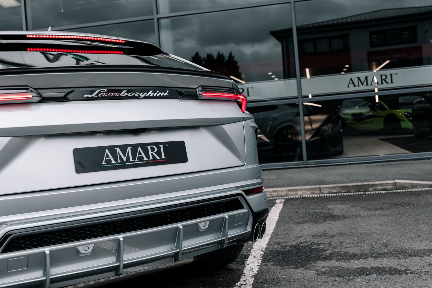 Lamborghini Urus V8