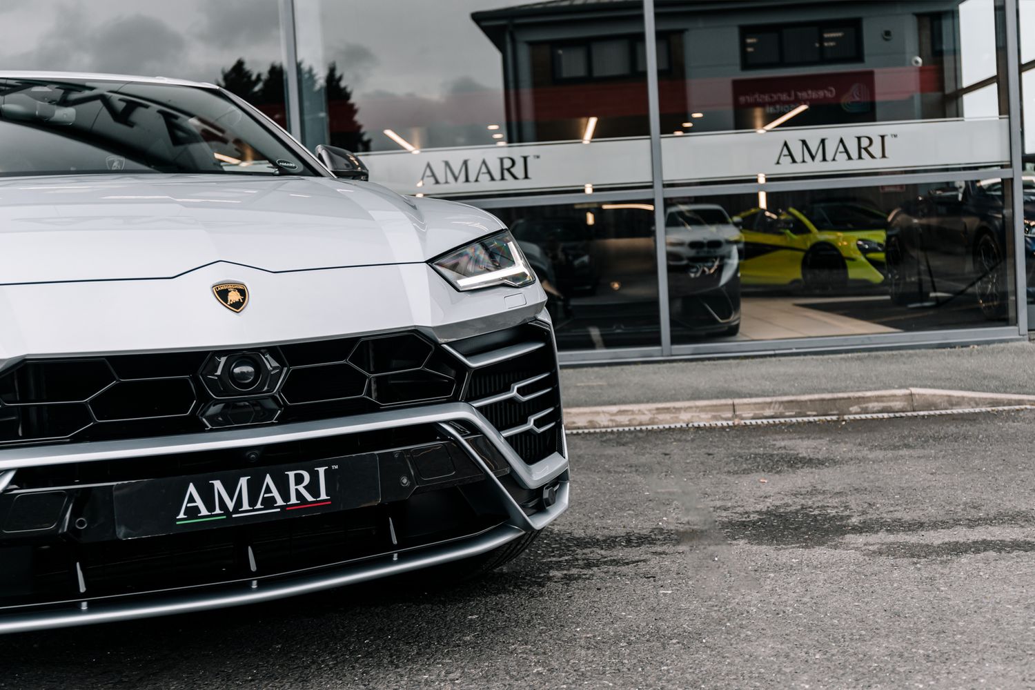 Lamborghini Urus V8