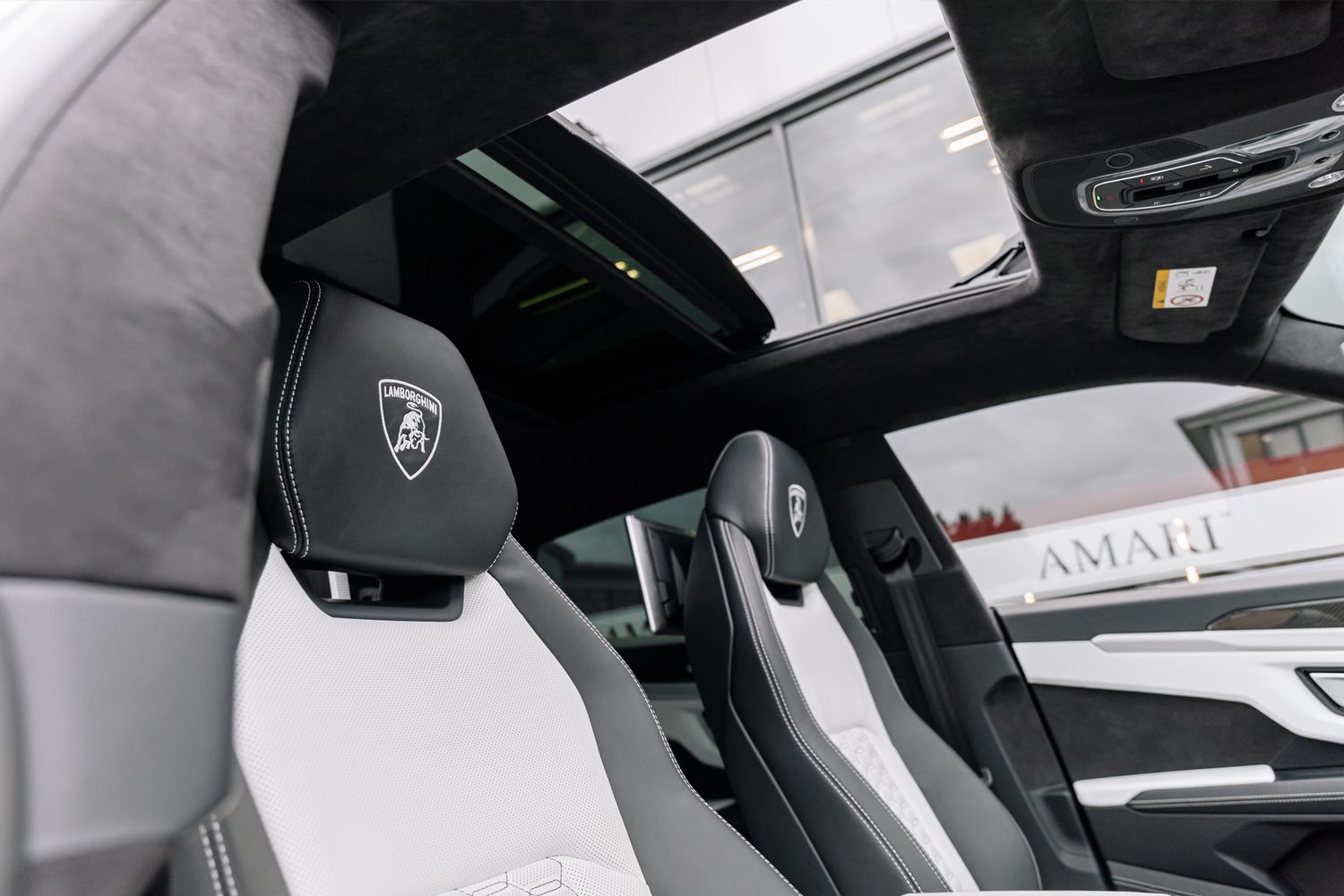Lamborghini Urus V8