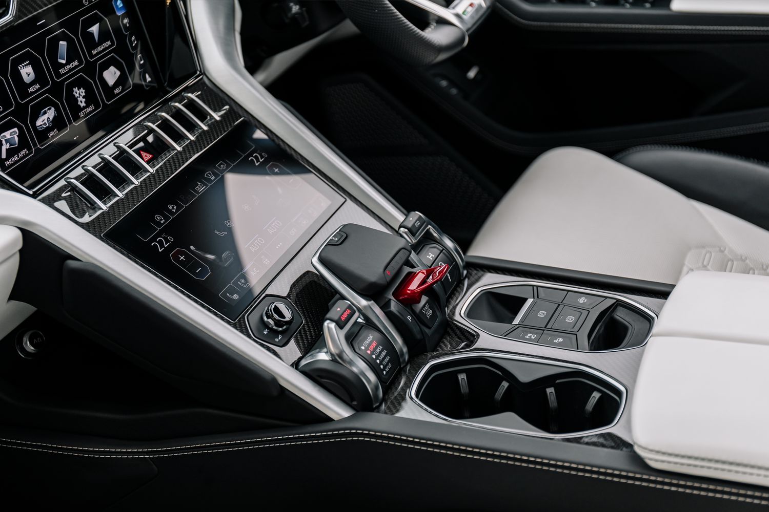 Lamborghini Urus V8