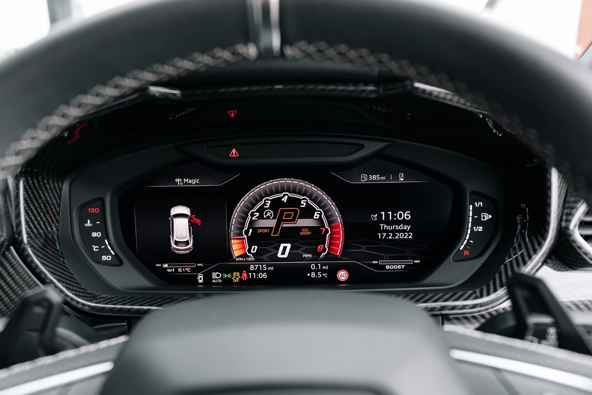 Lamborghini Urus V8