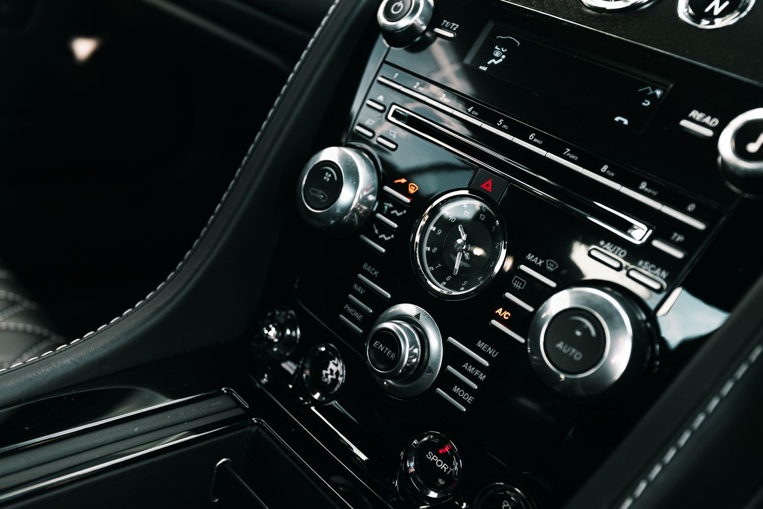 Aston Martin DBS Ultimate