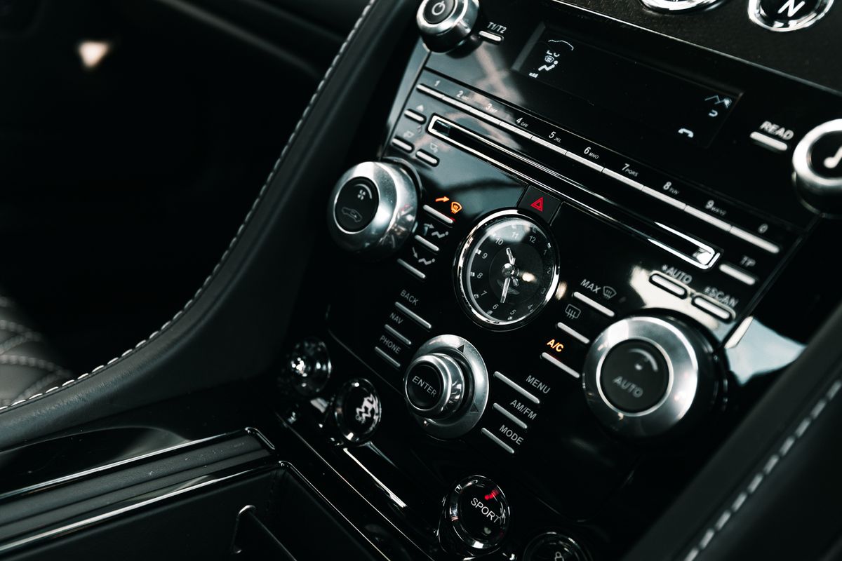 Aston Martin DBS Ultimate