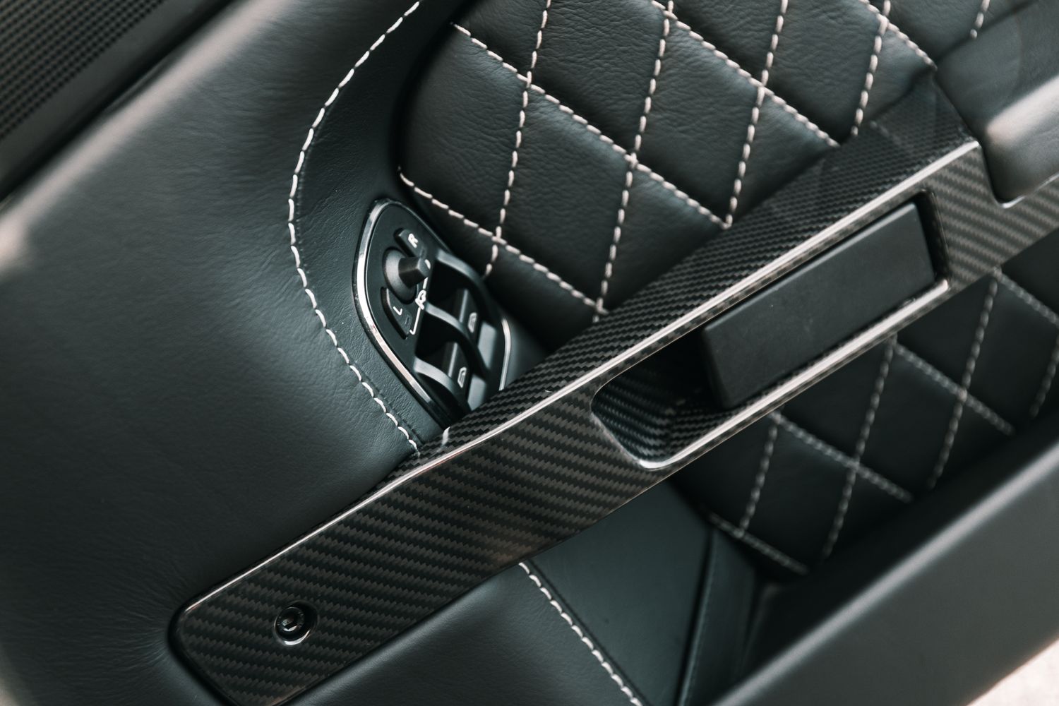 Aston Martin DBS Ultimate