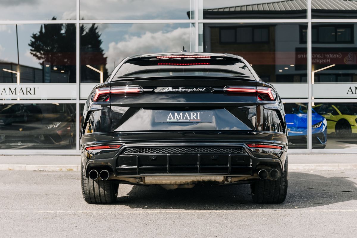 Lamborghini Urus V8 V8