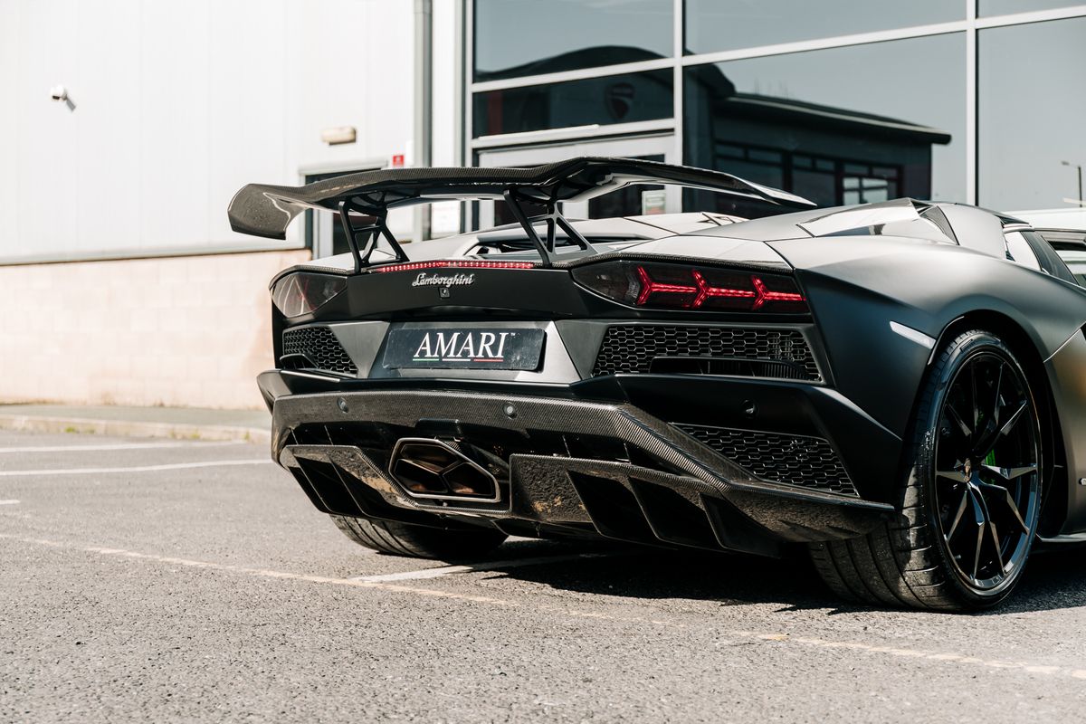 Lamborghini Aventador LP740-4 S Roadster