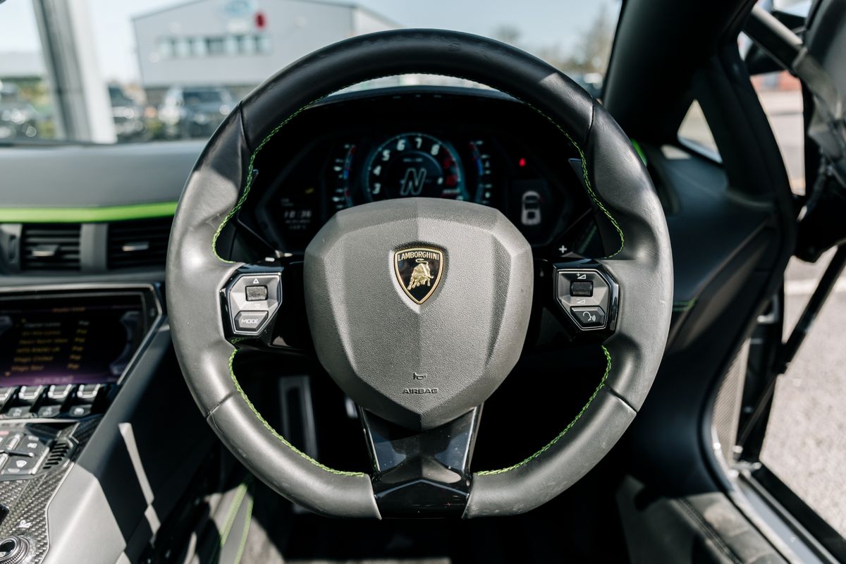 Lamborghini Aventador LP740-4 S Roadster