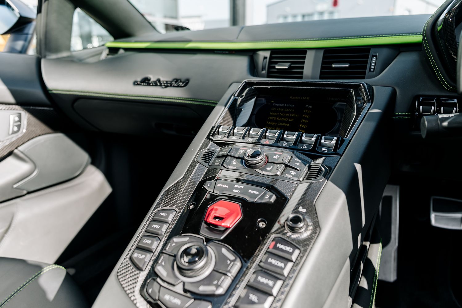 Lamborghini Aventador LP740-4 S Roadster