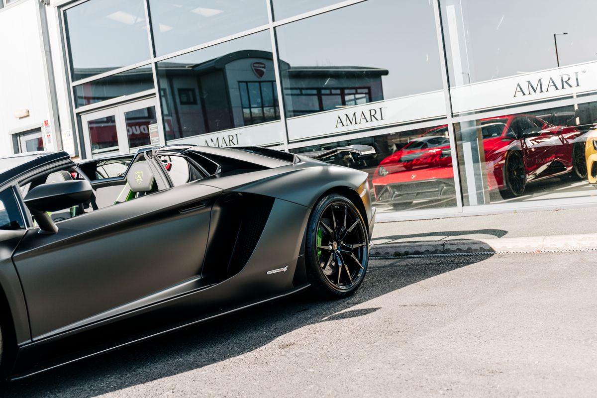 Lamborghini Aventador LP740-4 S Roadster