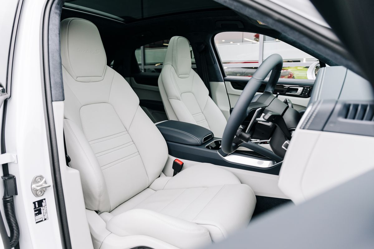Porsche Cayenne Turbo S E-HYBRID