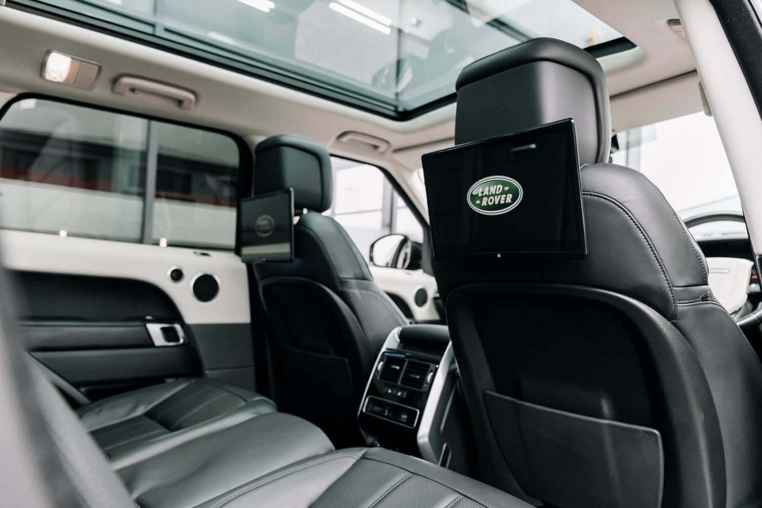 LAND ROVER RANGE ROVER SPO HSE SILVER HSE SILVER
