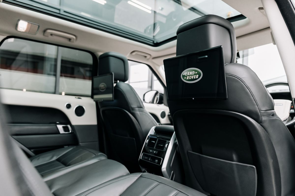 LAND ROVER RANGE ROVER SPO HSE SILVER HSE SILVER