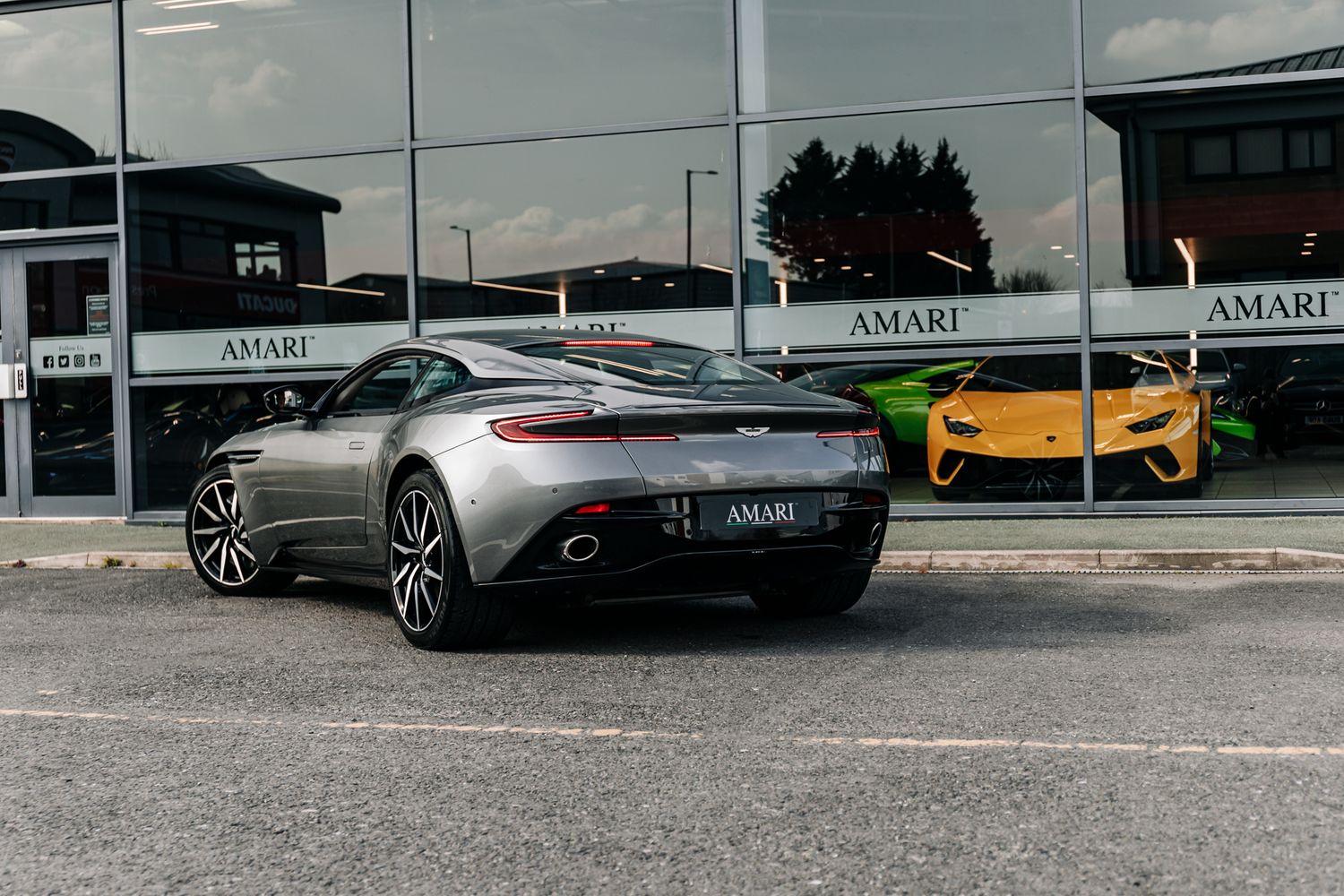 ASTON MARTIN DB11 V12 AUTO V12