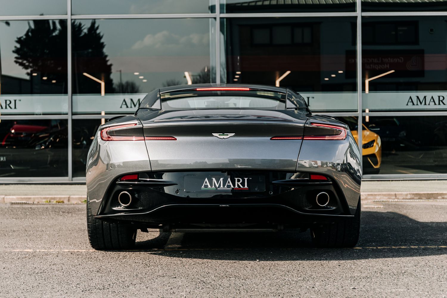 ASTON MARTIN DB11 V12 AUTO V12