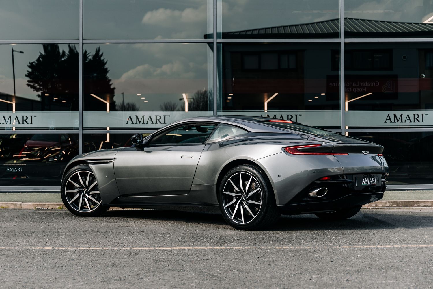 ASTON MARTIN DB11 V12 AUTO V12