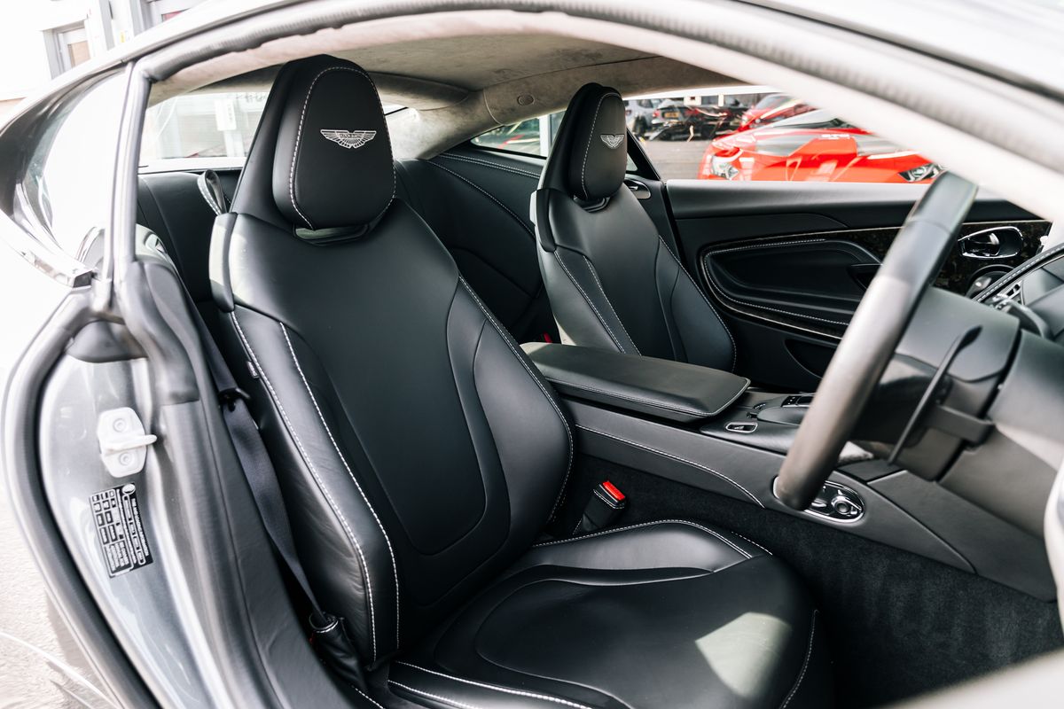 ASTON MARTIN DB11 V12 AUTO V12