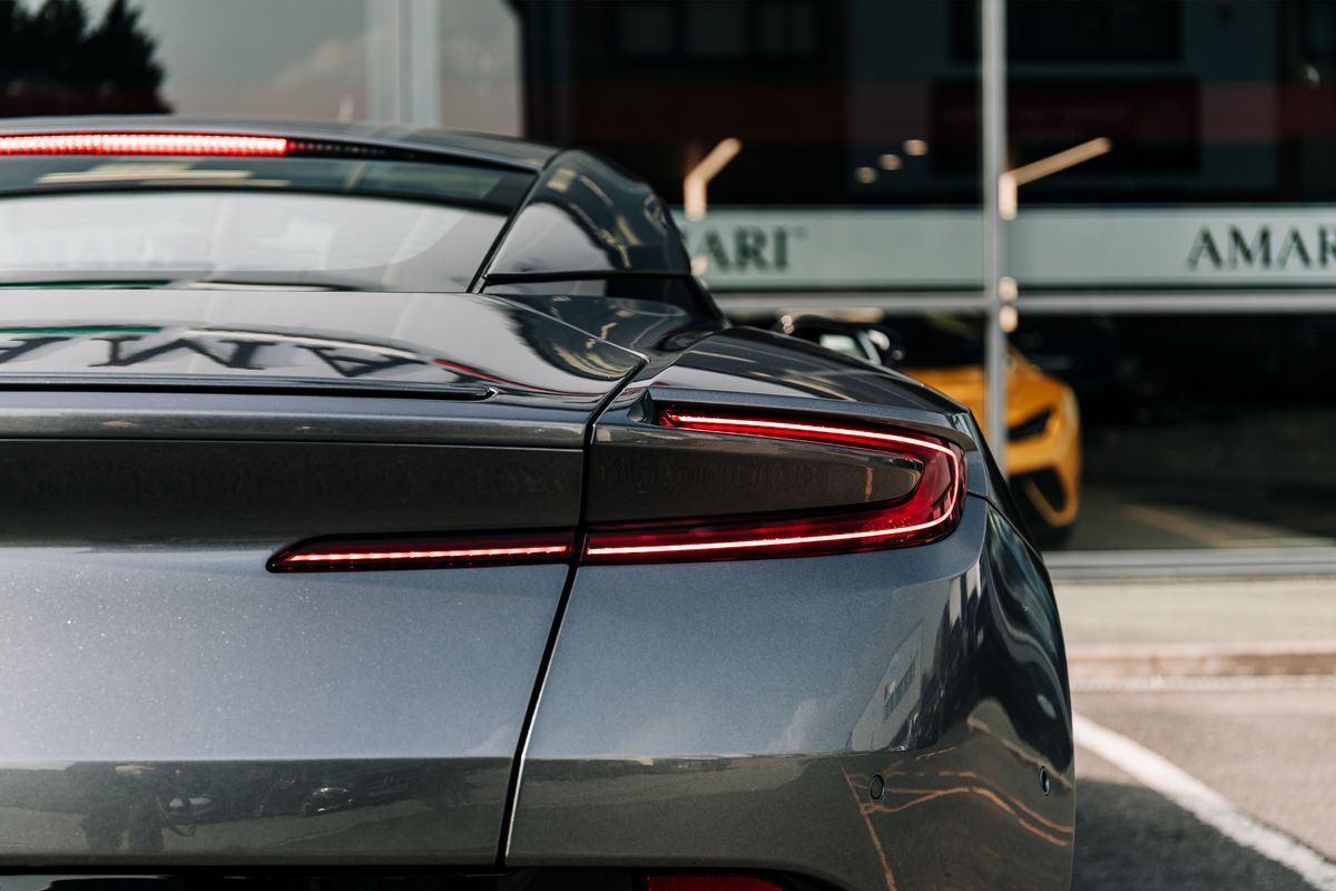 ASTON MARTIN DB11 V12 AUTO V12