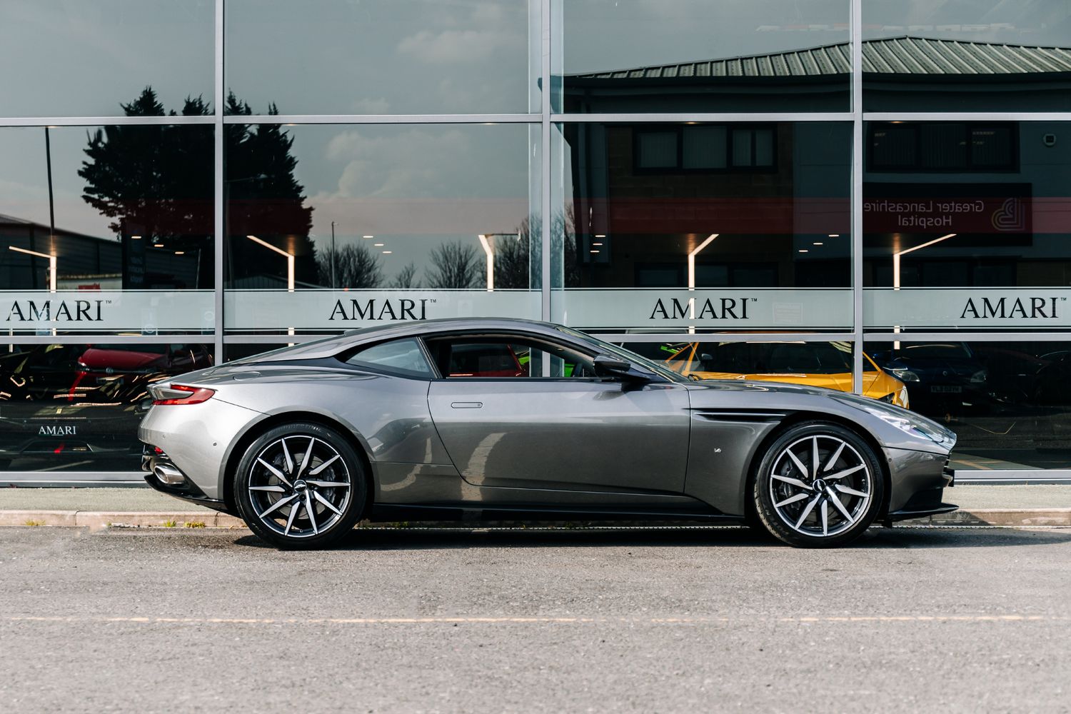 ASTON MARTIN DB11 V12 AUTO V12