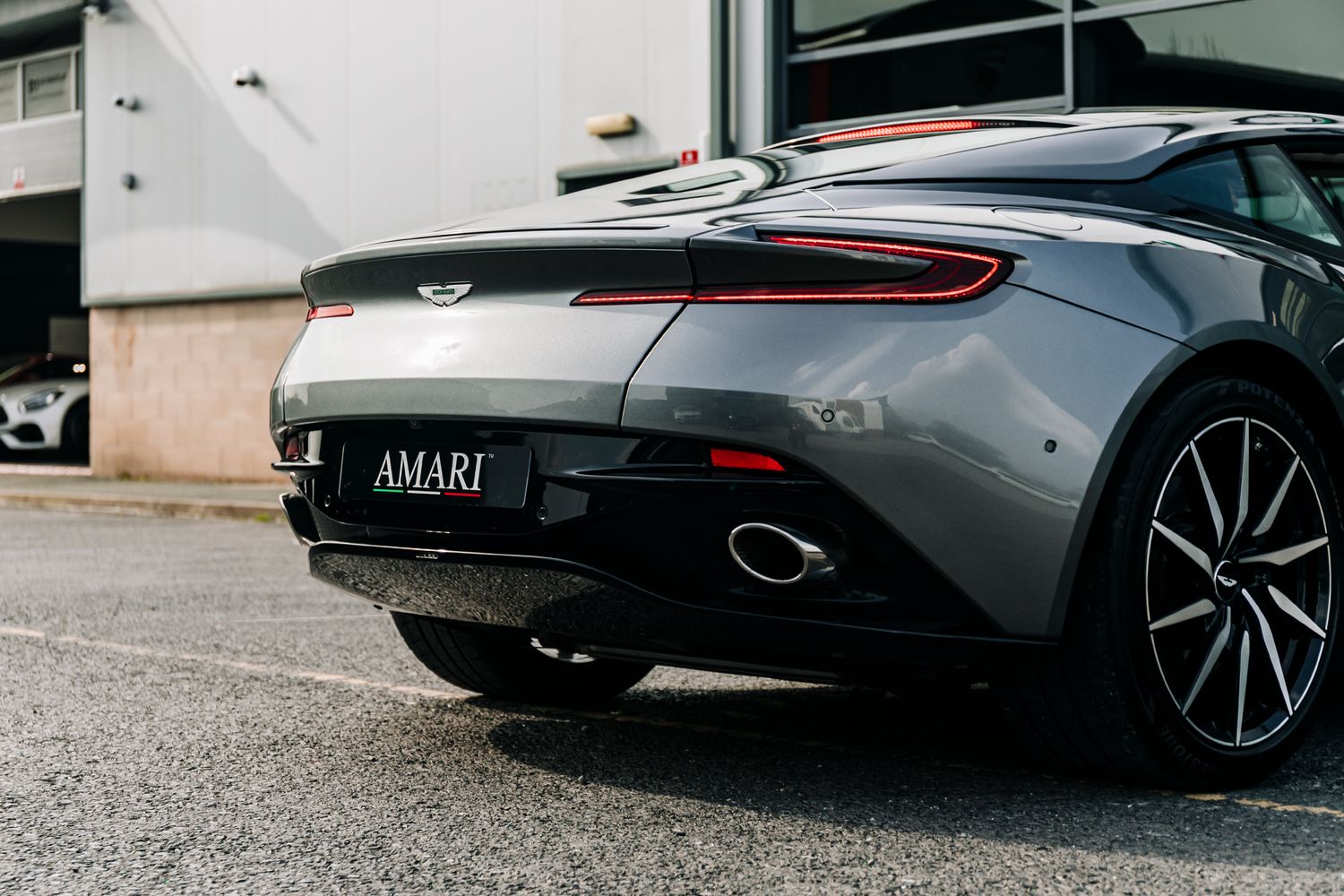 ASTON MARTIN DB11 V12 AUTO V12