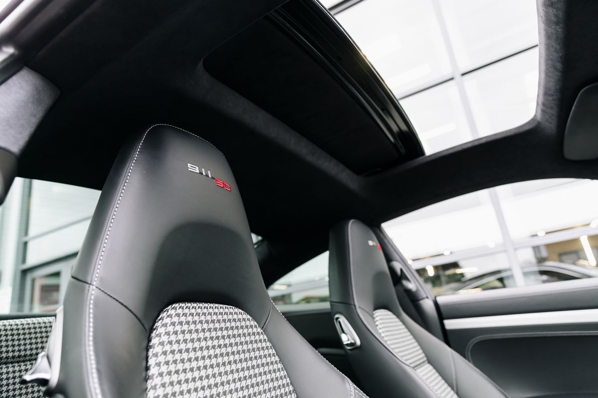 Porsche 911 50 Anniversary Edition 50 ANNIVERSARY EDITION PDK
