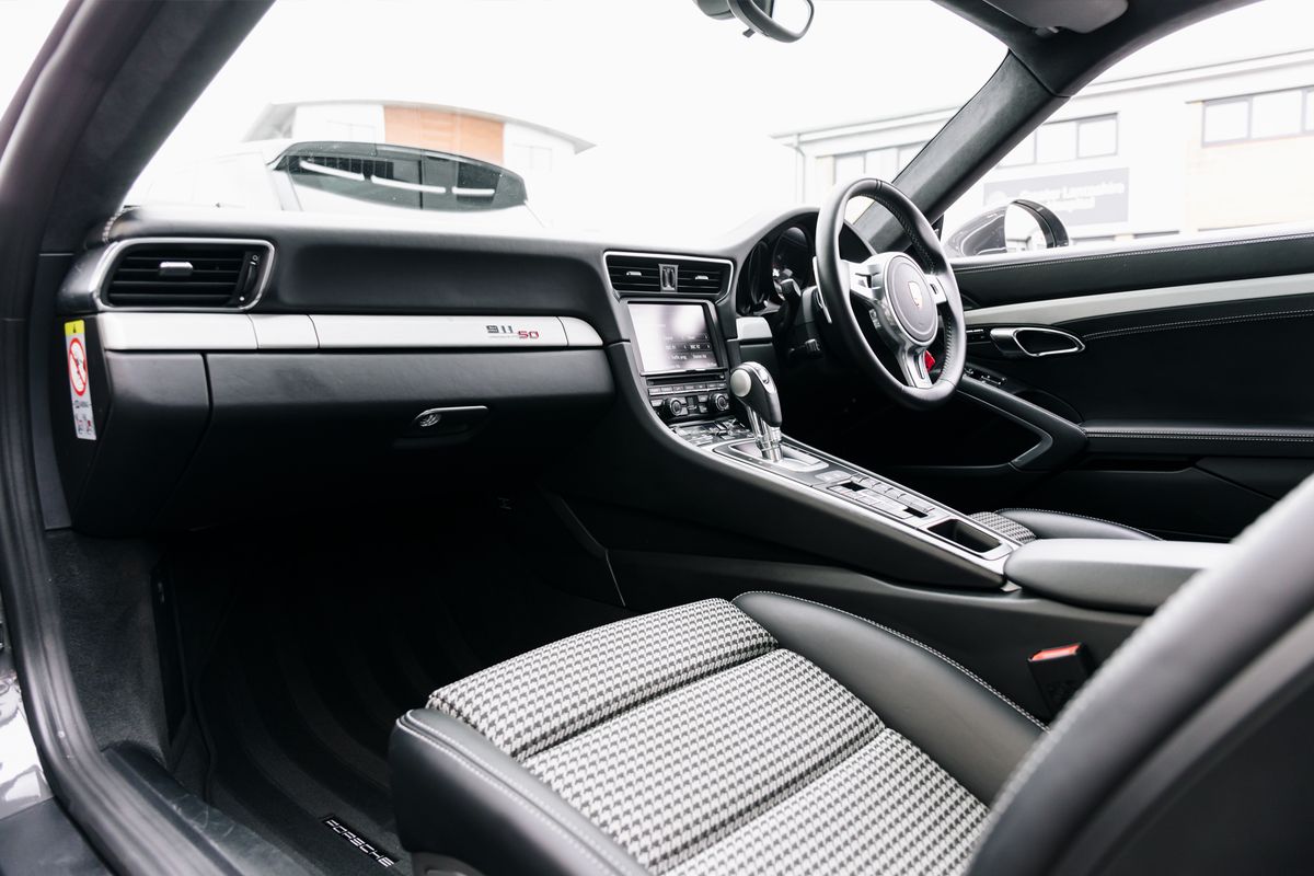 Porsche 911 50 Anniversary Edition 50 ANNIVERSARY EDITION PDK