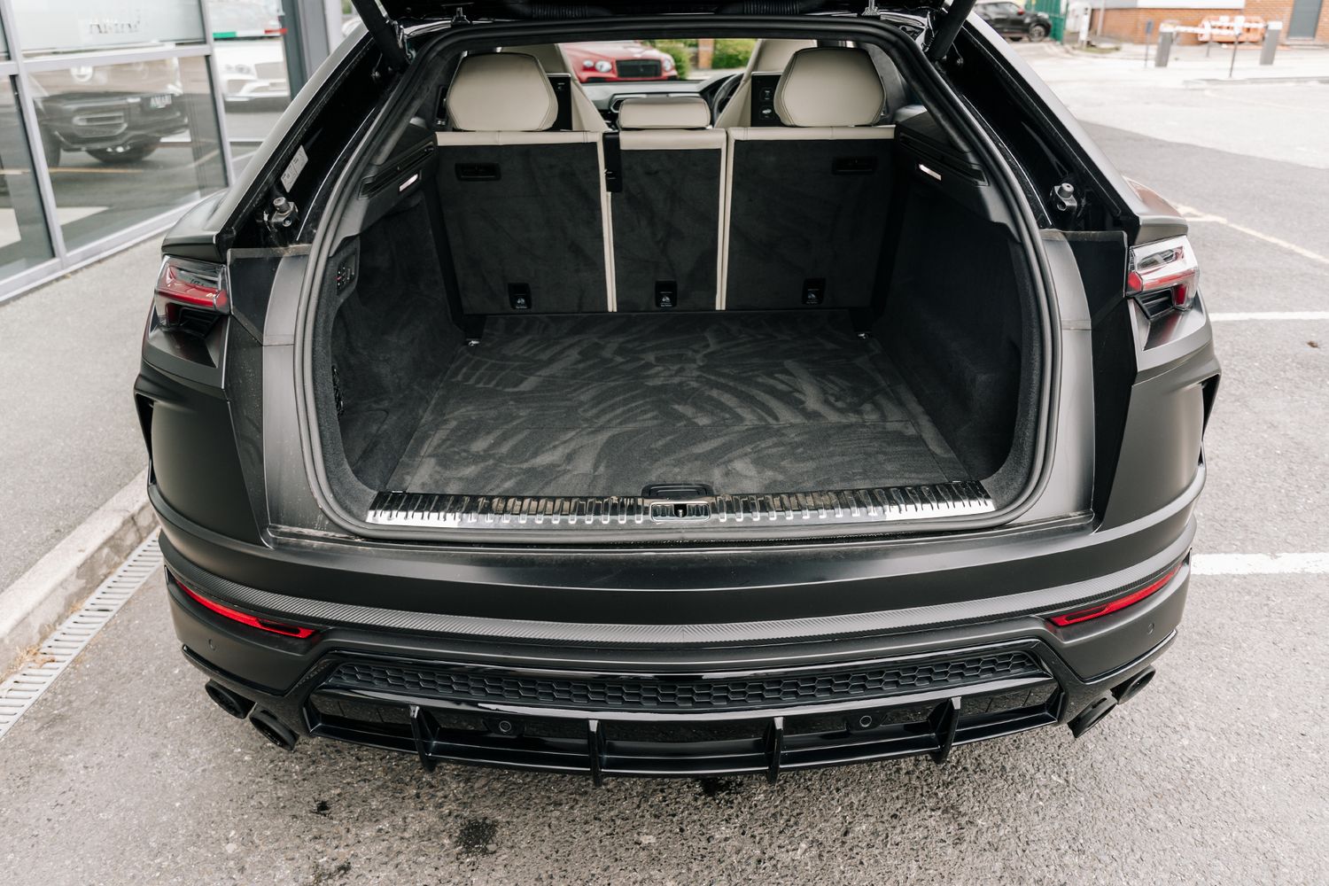 Lamborghini Urus V8