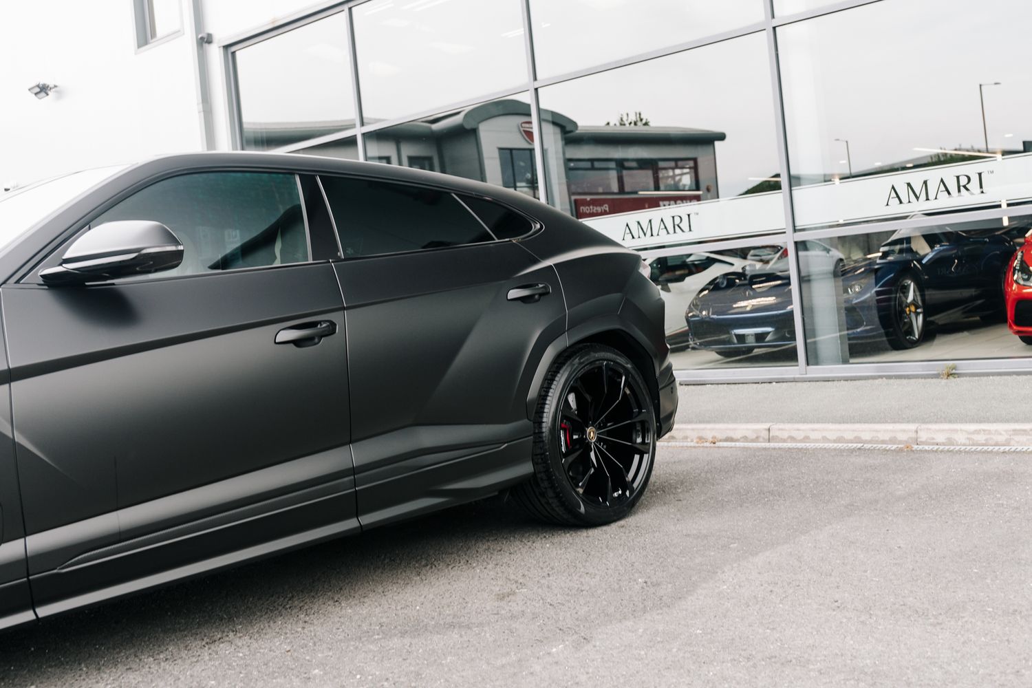 Lamborghini Urus V8