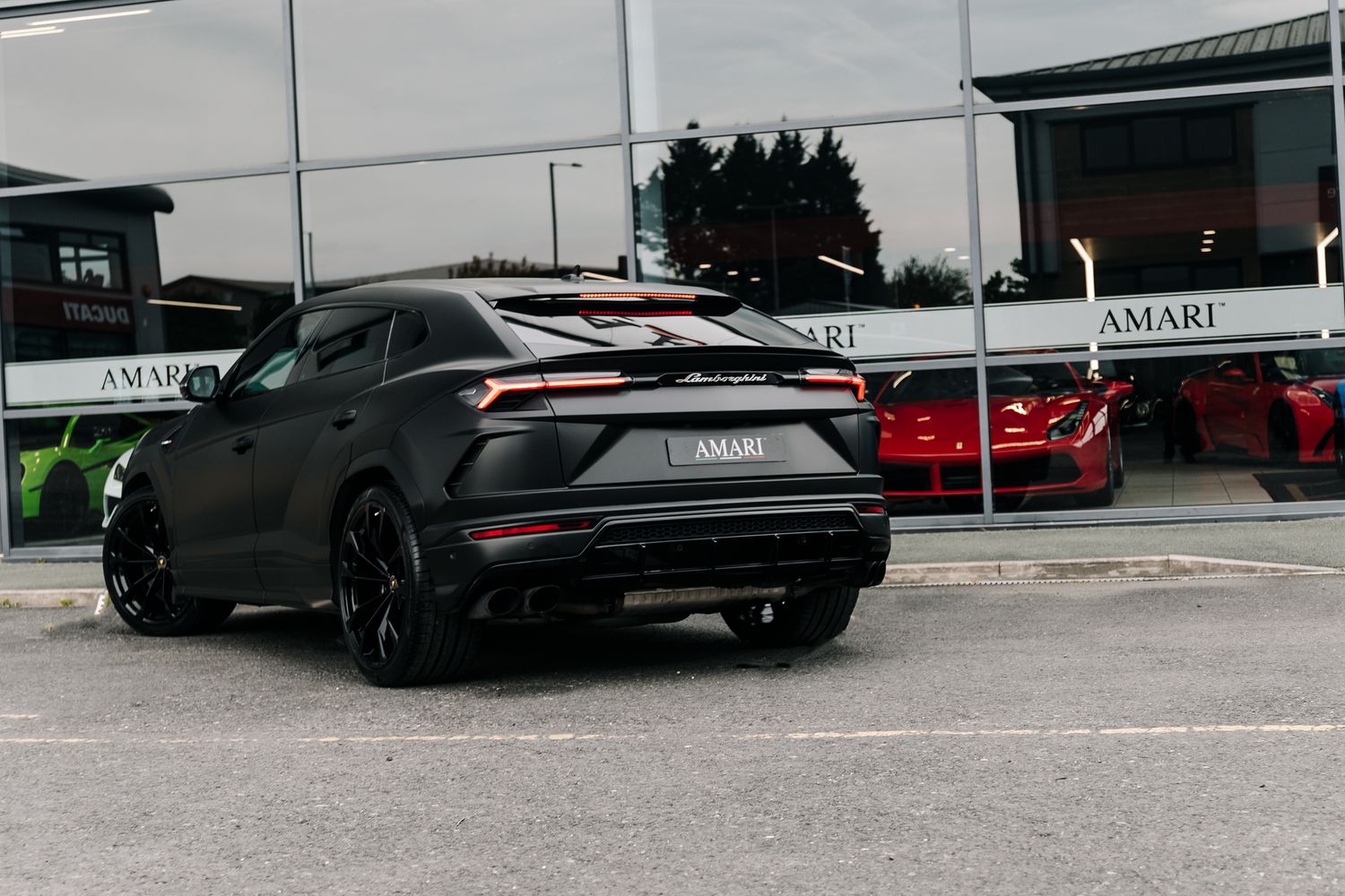 Lamborghini Urus V8