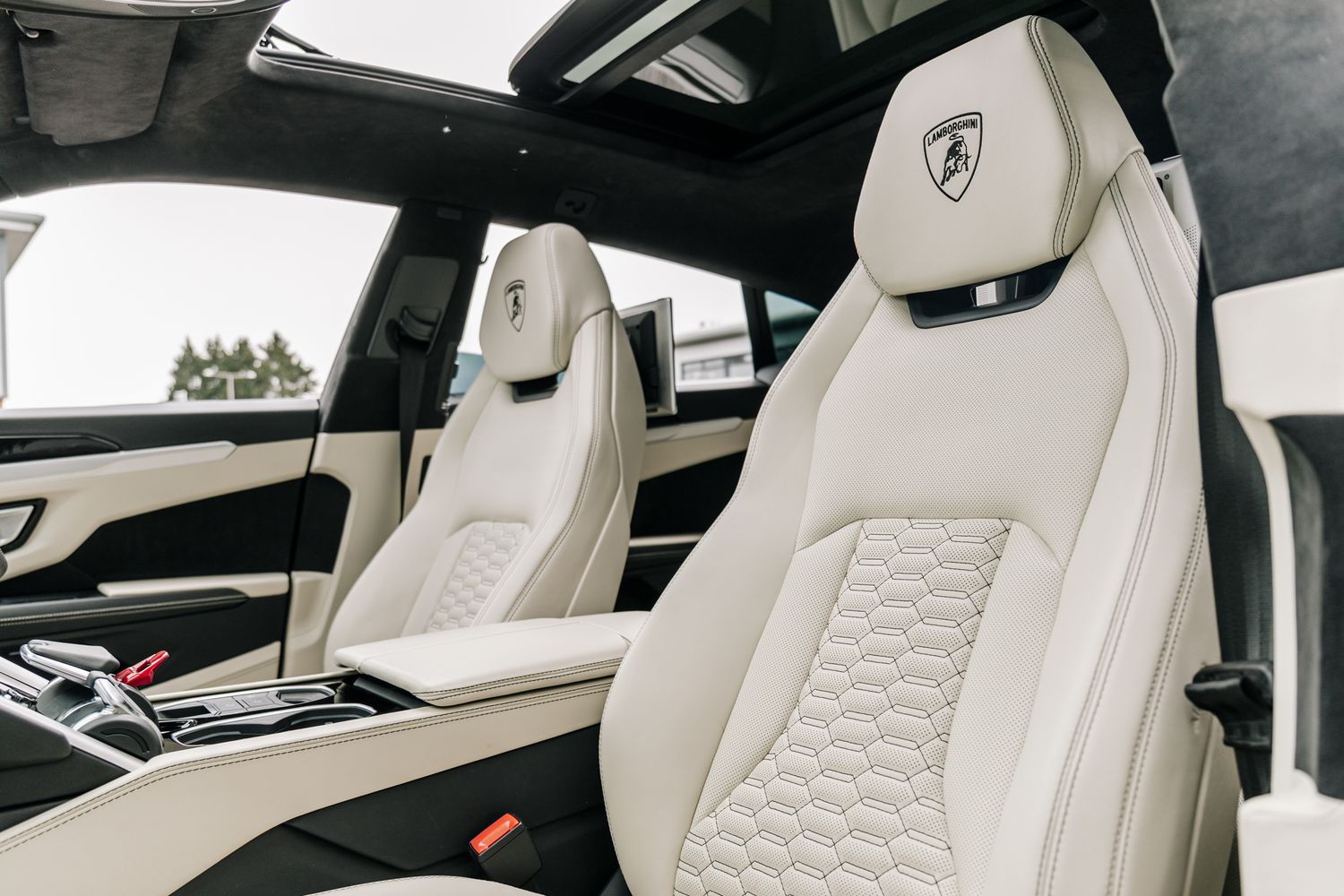 Lamborghini Urus V8