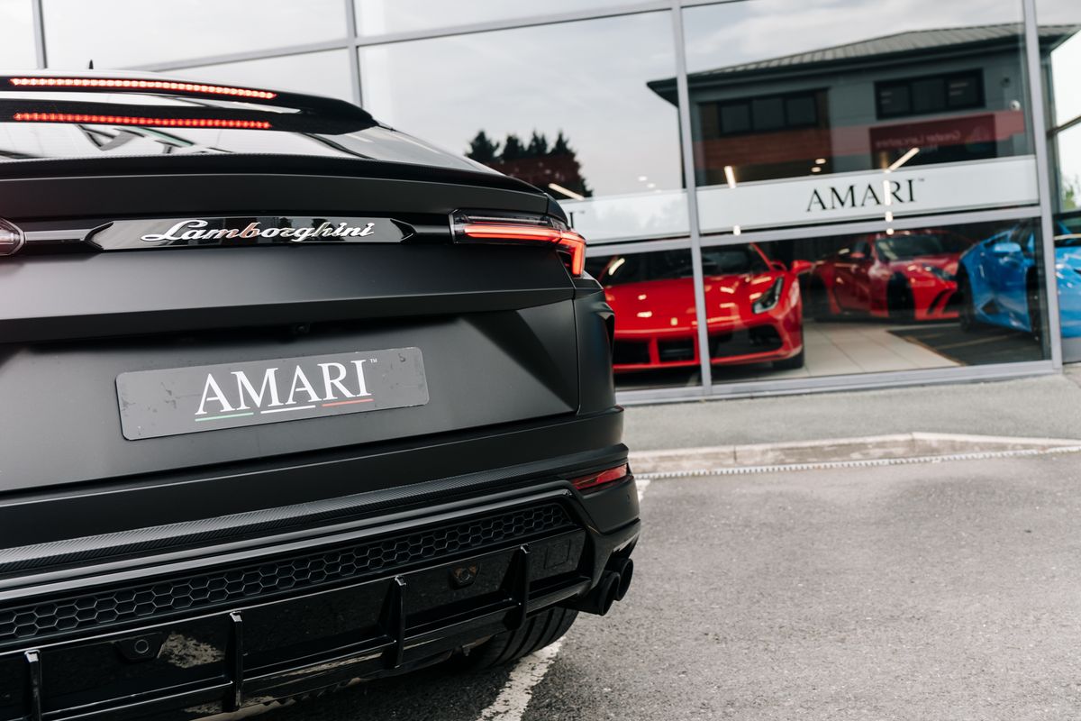 Lamborghini Urus V8