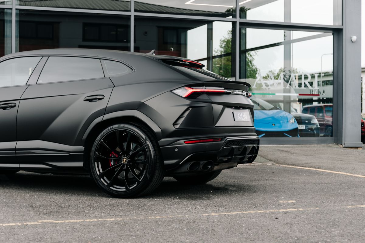 Lamborghini Urus V8