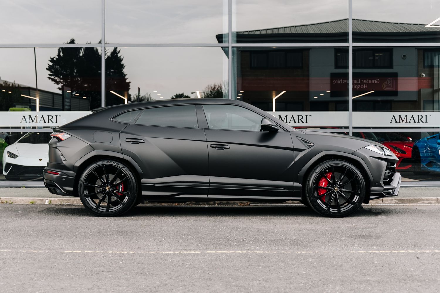 Lamborghini Urus V8