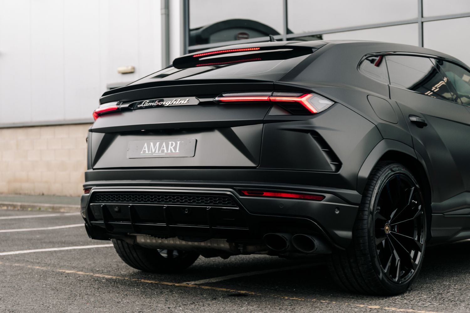 Lamborghini Urus V8