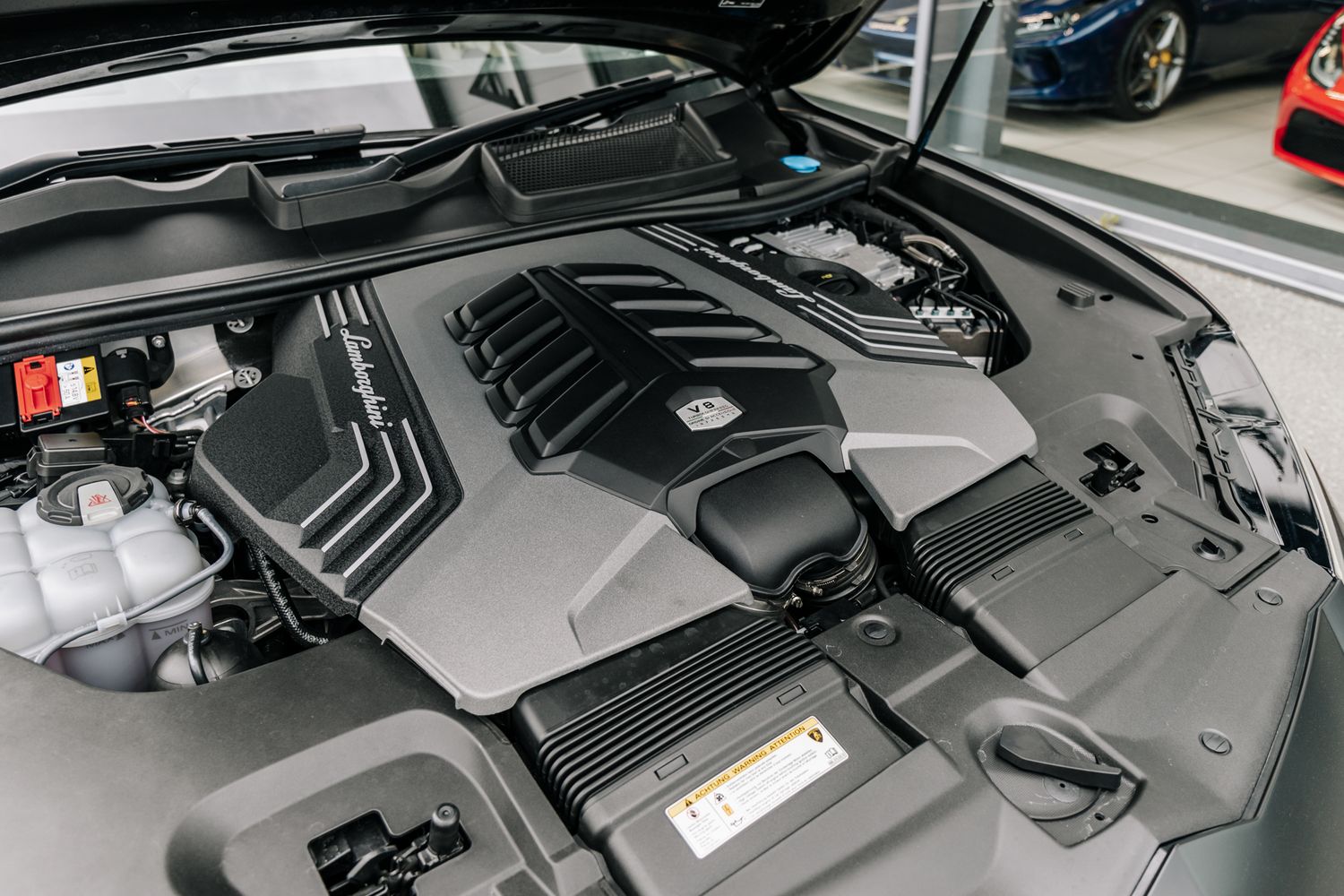 Lamborghini Urus V8